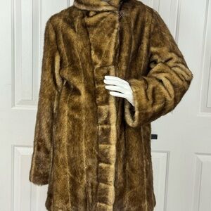Pamela Mccoy faux fur size Small women's dark brown color coat